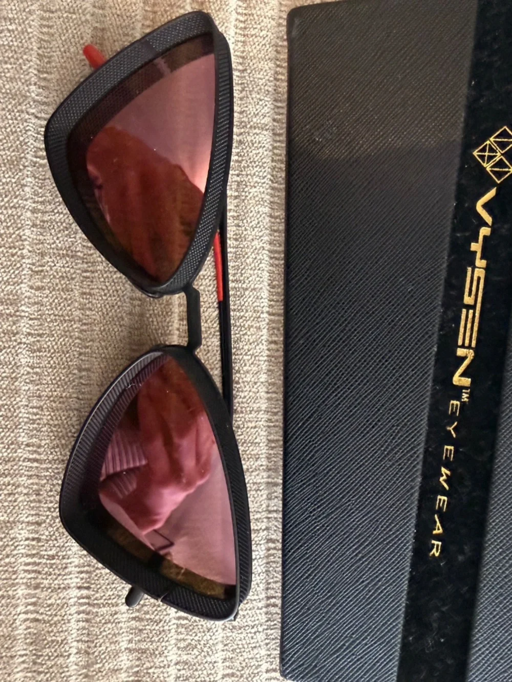 VYSEN Eyewear Black Red Mirrored Angular Cat Eye Sunglasses w/ Original Case